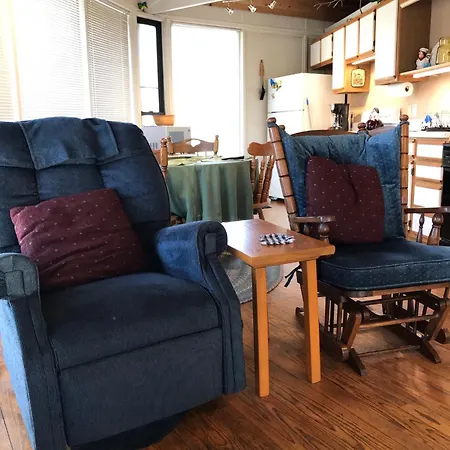 Mt Mitchell Cabin Rentals Burnsville Room photo