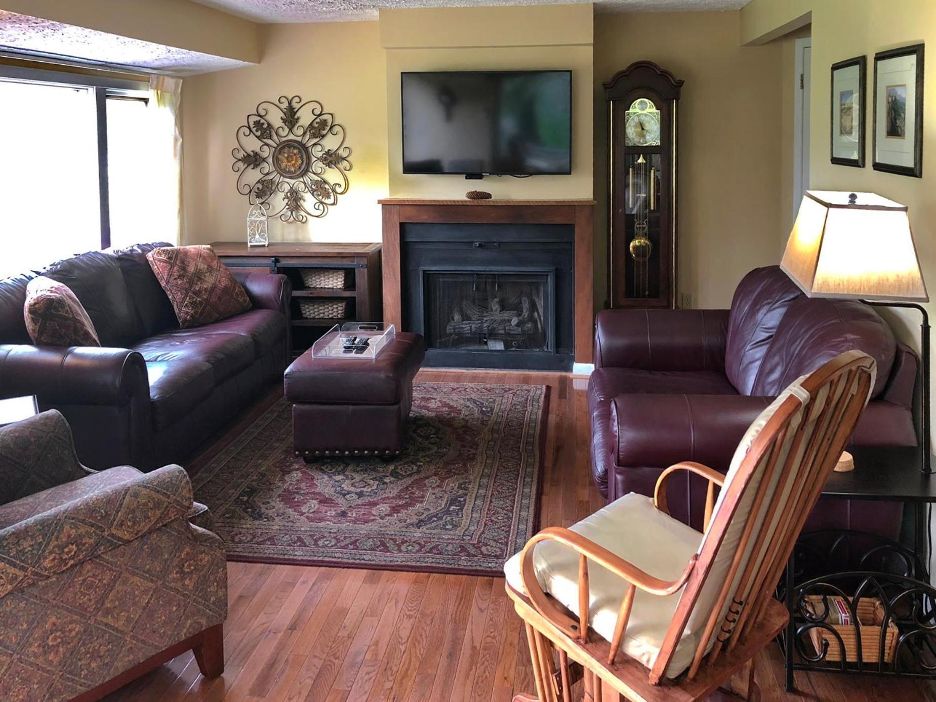 Mt Mitchell Cabin Lodge Burnsville